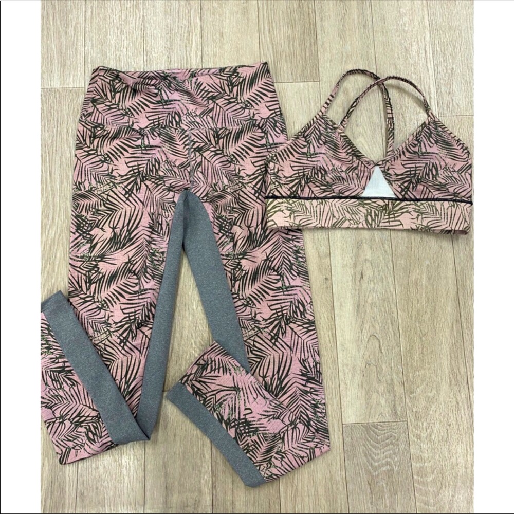 SOLOW palm tree yoga set!